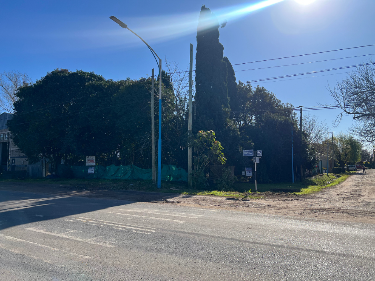 VENTA LOTE -apto GALPONES/TALLERES 1195 MTS2 - ESCOBAR (tiene construcciones)