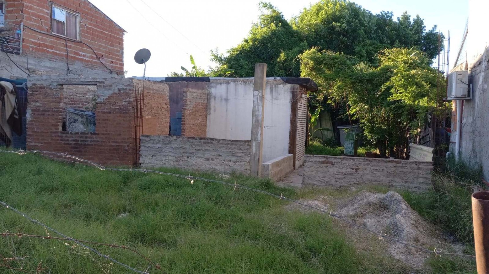 VENTA LOTE CON CONSTRUCCION - EN ESCOBAR