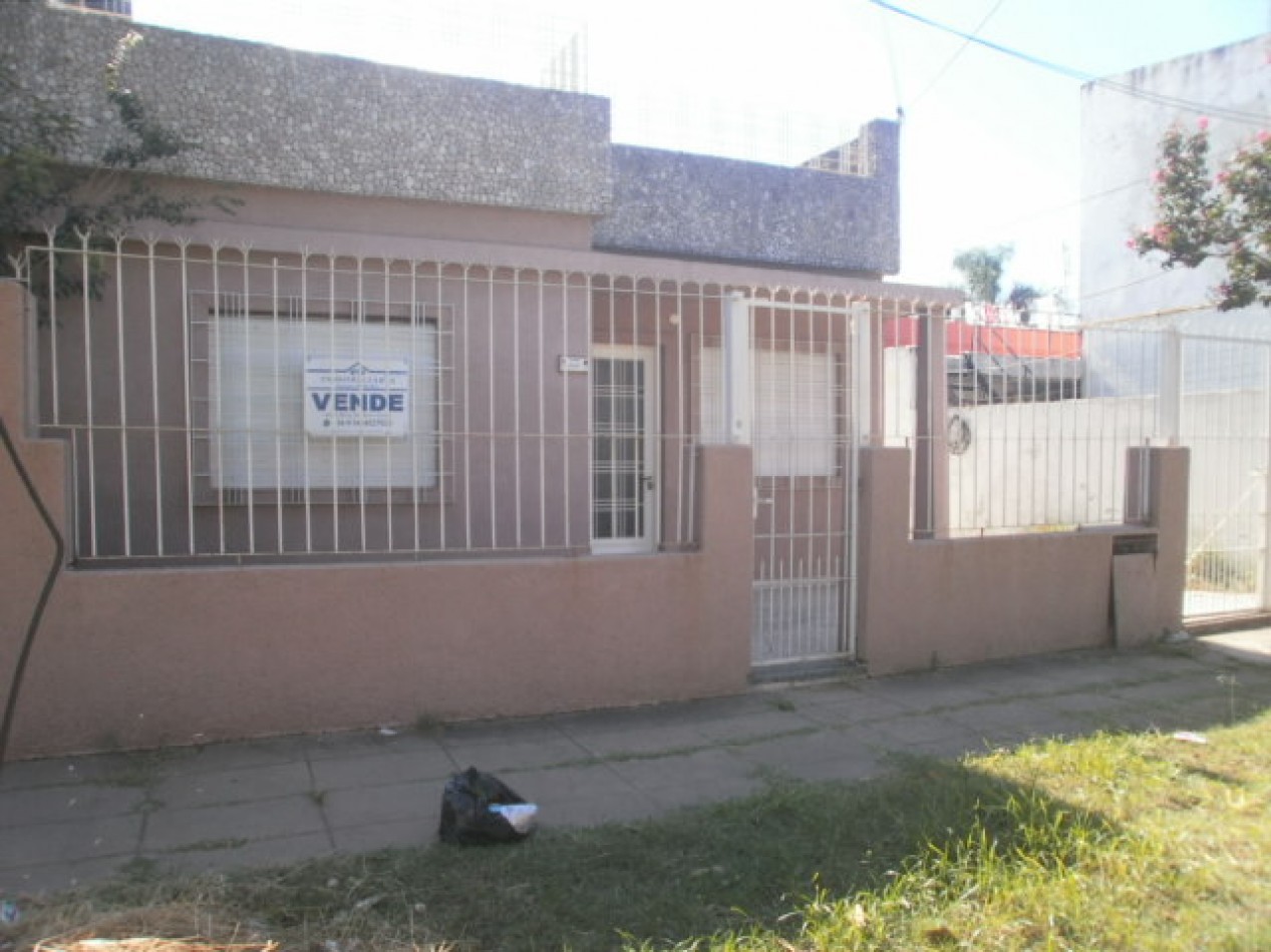 VENTA DE CASA EN PABLO PODESTA - PDO. TRES DE FEBRERO