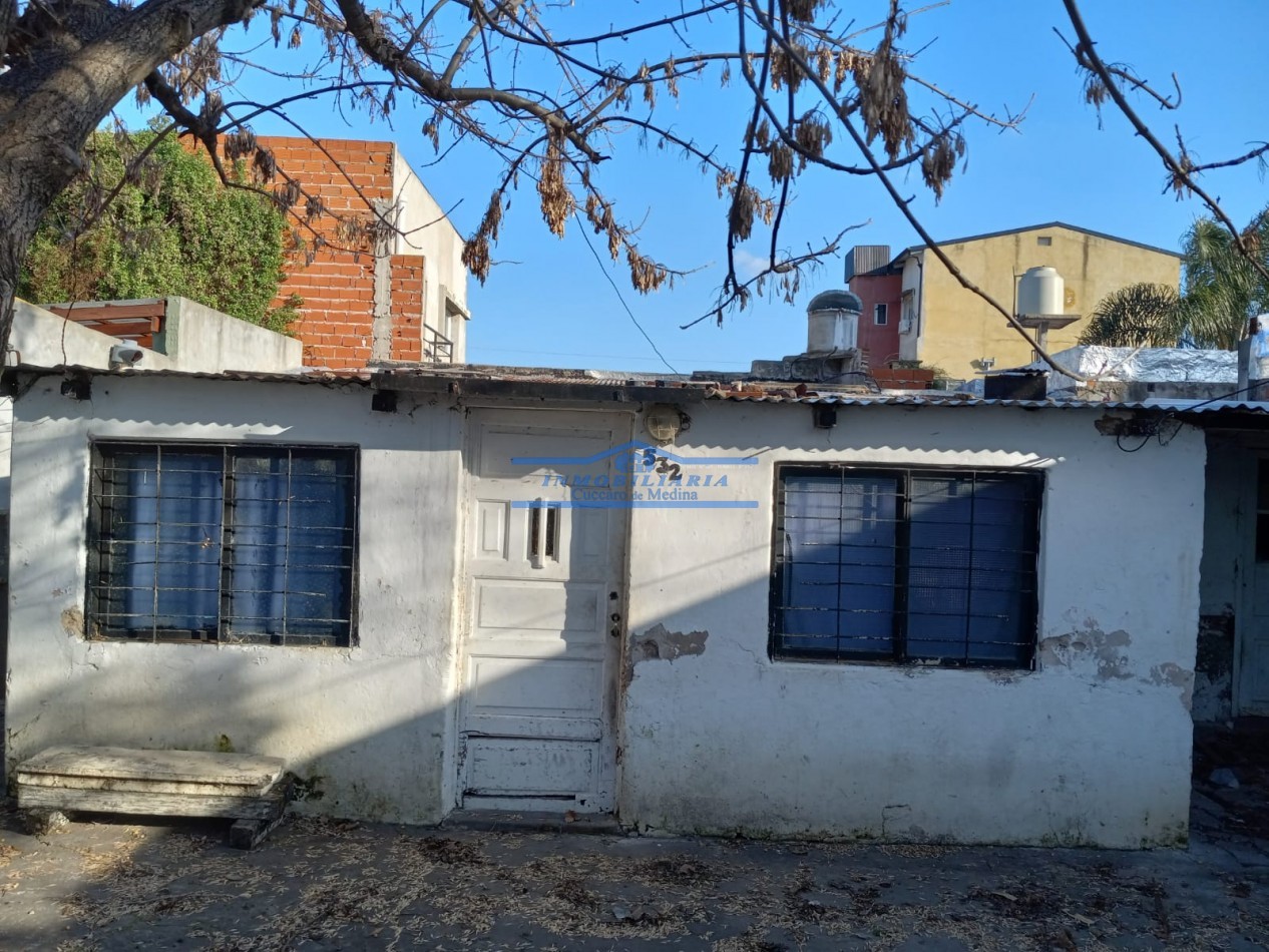 VENDE CASA EN CAMPANA / A REFACCIONAR
