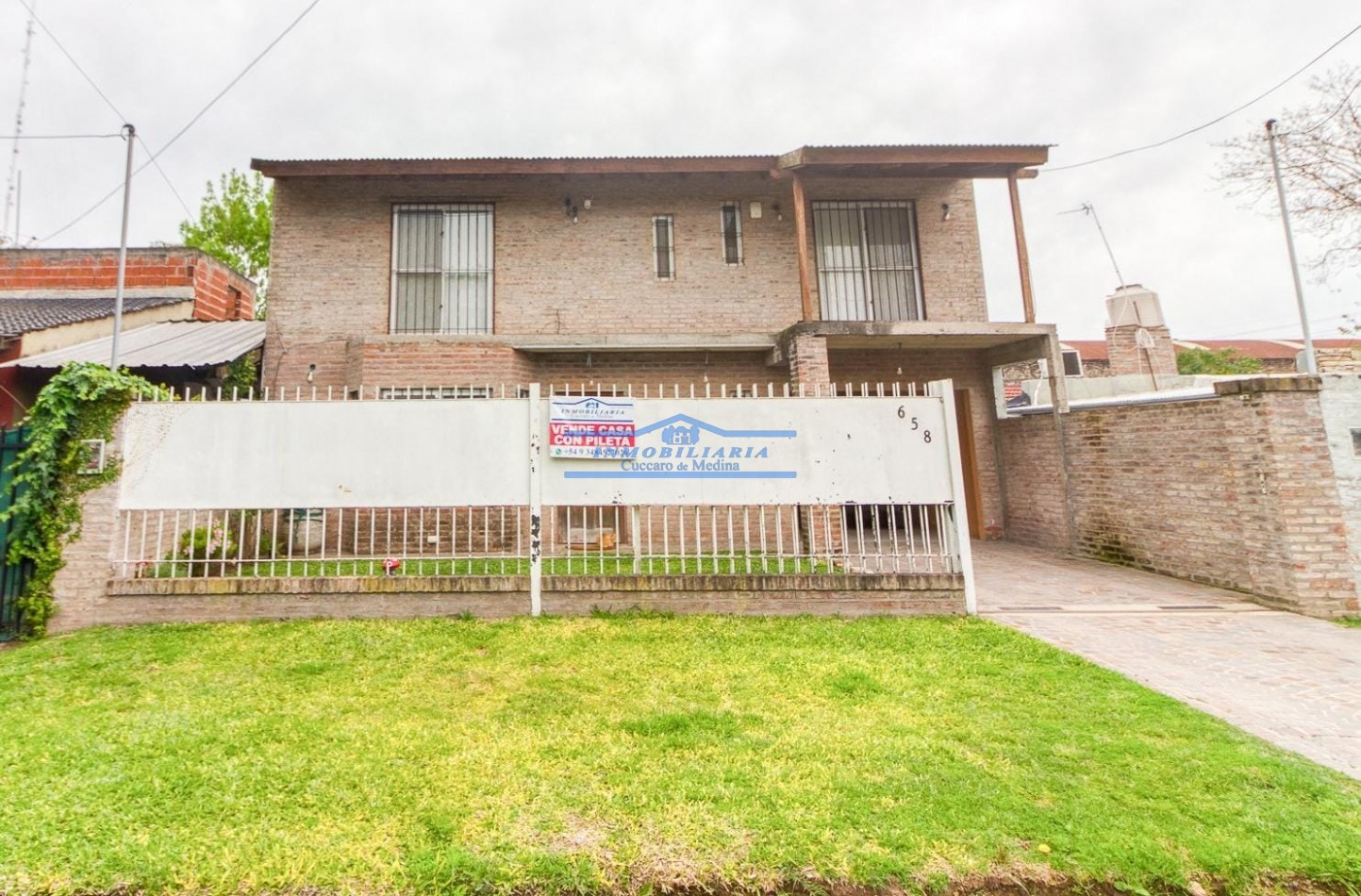 VENDE CASA CON PILETA EN ESCOBAR - apta para credito bancario.