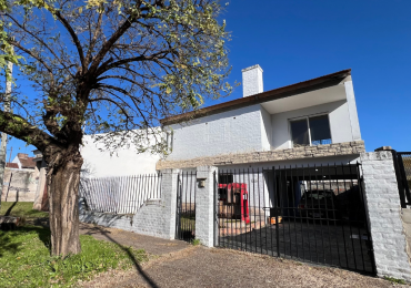 VENTA CASA  3 DORMITORIOS  3 BAÑOS EN CENTRO ESCOBAR APTA CREDITO BANCARIO