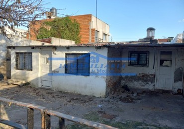 VENDE CASA EN CAMPANA / A REFACCIONAR